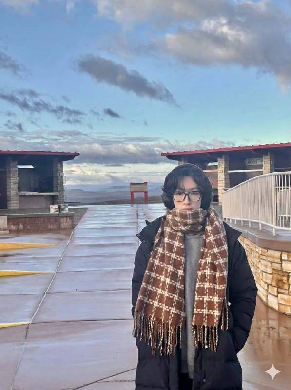📍Four Corners Monument, AZ, 4 states/4 different juristiction all at once! Sounds like a great place to dump bodies.Fun fact: due to a small surveying error in the 1800s, the monument is about 1,800 feet (≈550 m) east of the theoretically correct intersection, but the surveyed point was legally adopted, so the monument is still the official meeting point of the four states. #life📍Four Corners Monument, AZ, 4 states/4 different juristiction all at once! Sounds like a great place to dump bodies.Fun fact: due to a small surveying error in the 1800s, the monument is about 1,800 feet (≈550 m) east of the theoretically correct intersection, but the surveyed point was legally adopted, so the monument is still the official meeting point of the four states. #life