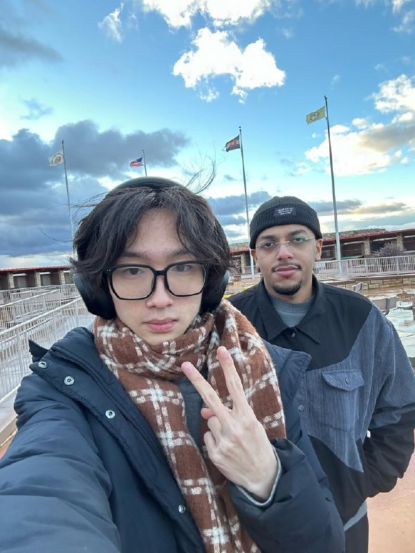 📍Four Corners Monument, AZ, 4 states/4 different juristiction all at once! Sounds like a great place to dump bodies.Fun fact: due to a small surveying error in the 1800s, the monument is about 1,800 feet (≈550 m) east of the theoretically correct intersection, but the surveyed point was legally adopted, so the monument is still the official meeting point of the four states. #life📍Four Corners Monument, AZ, 4 states/4 different juristiction all at once! Sounds like a great place to dump bodies.Fun fact: due to a small surveying error in the 1800s, the monument is about 1,800 feet (≈550 m) east of the theoretically correct intersection, but the surveyed point was legally adopted, so the monument is still the official meeting point of the four states. #life